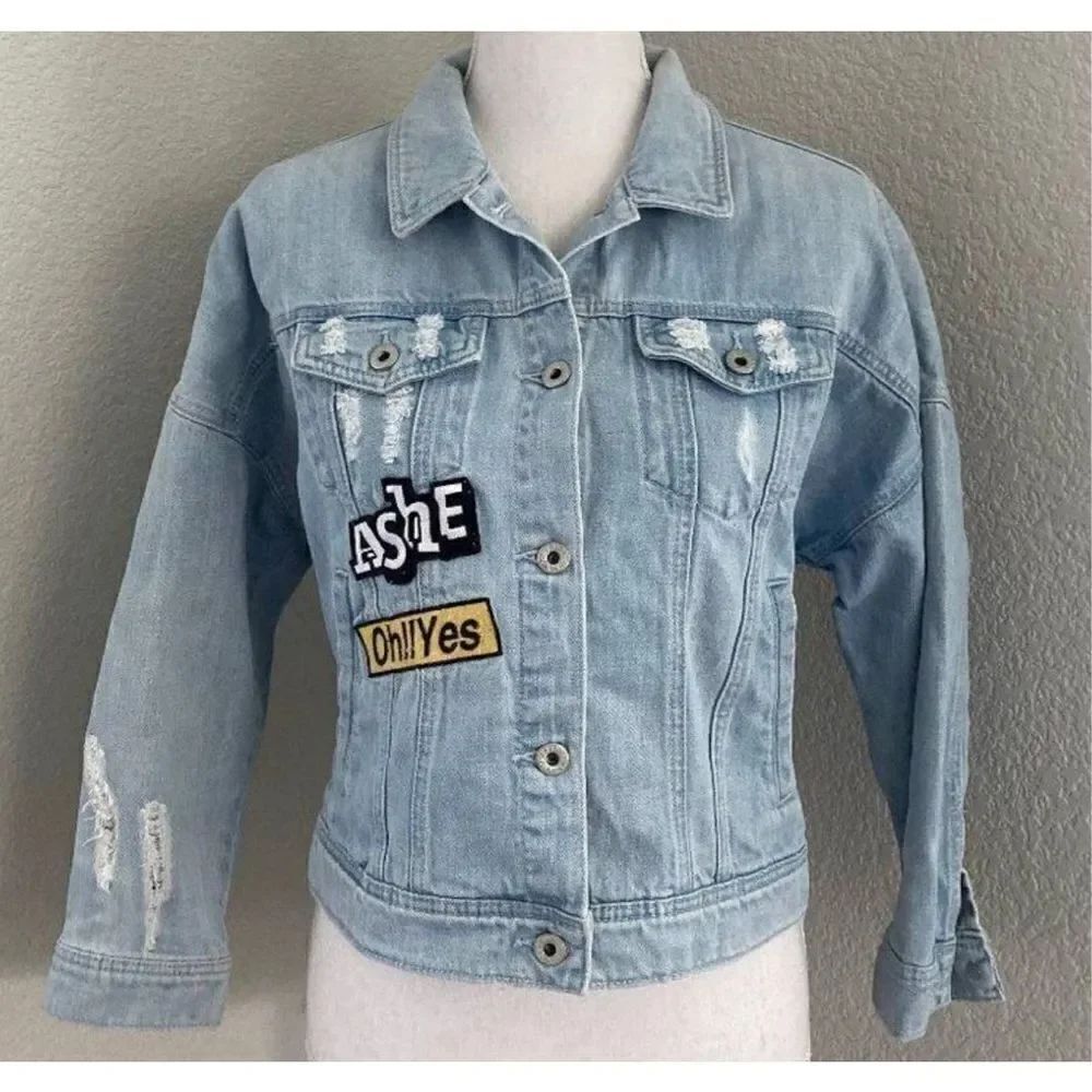 JasonWood Patchwork Embroidered Distressed Jean Jacket Size Medium